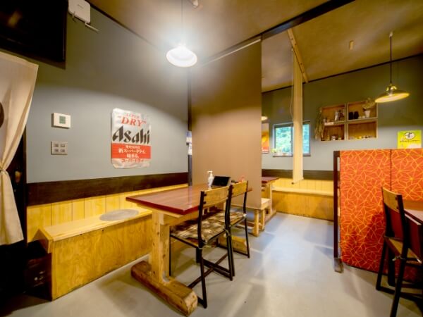 昼から夜まで楽しめるお店
